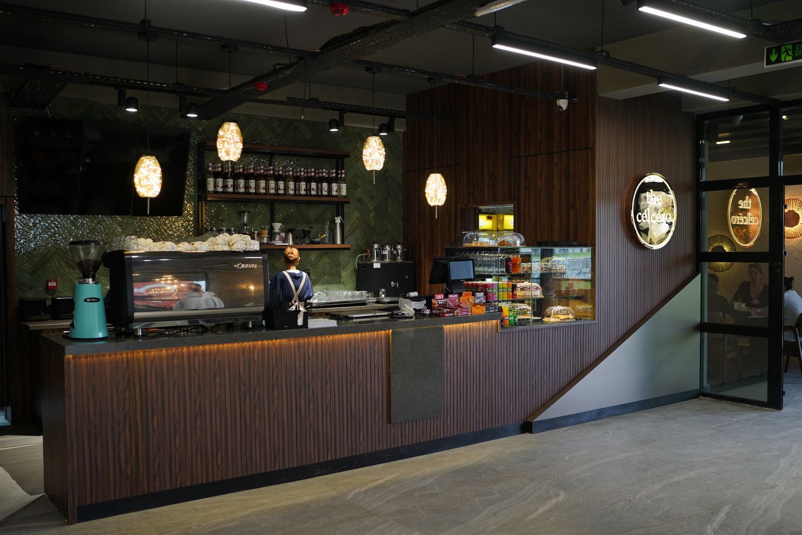 the célcéro bar tezgâhı ve kahve köşesi